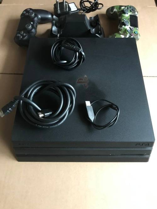BOXED PS4 PRO CONSOLE8 1TH HDD*MODEL:CUH-7116B*I GAME(DEUS EX)*2 SONY CONTROLLERS